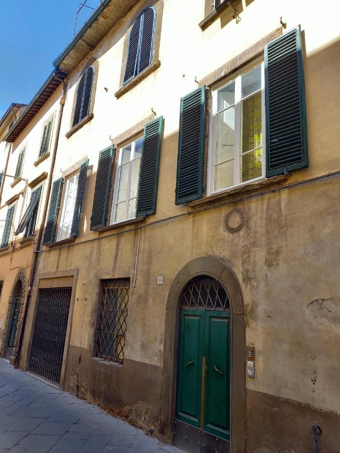The Walls Apartment Lucca Exterior foto